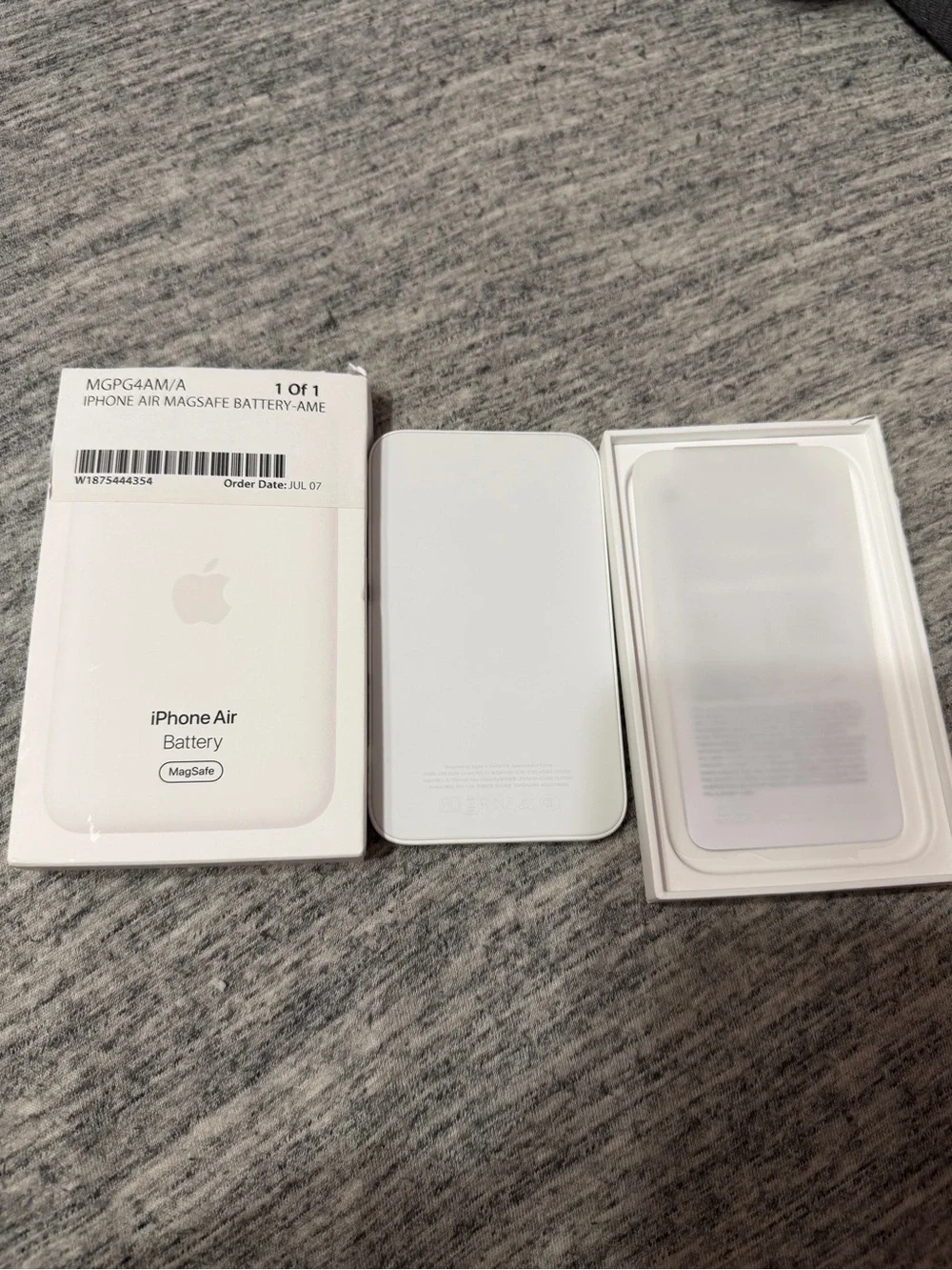Apple iPhone Air MagSafe Battery Pack - White